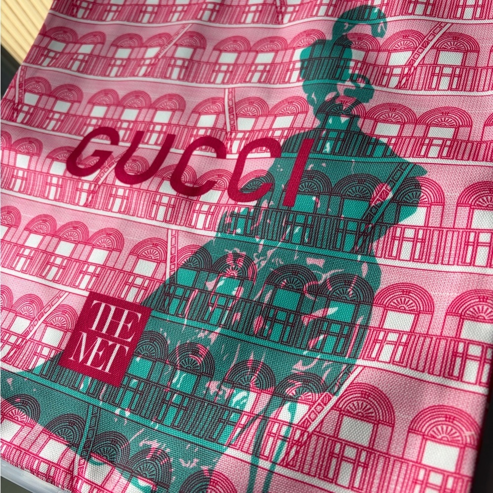 Gucci x The Met Limited Edition Tote Bag – Pink & Green - Picture 4 of 6